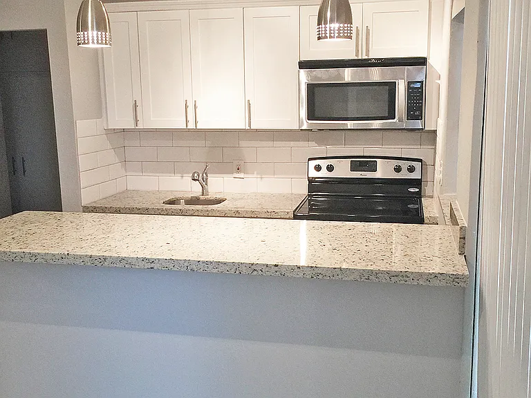 1621 NE 5th Ct #B — Photo 3