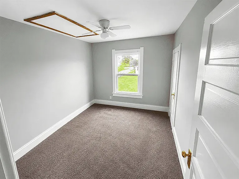 1140 Radcliffe Dr — Photo 15