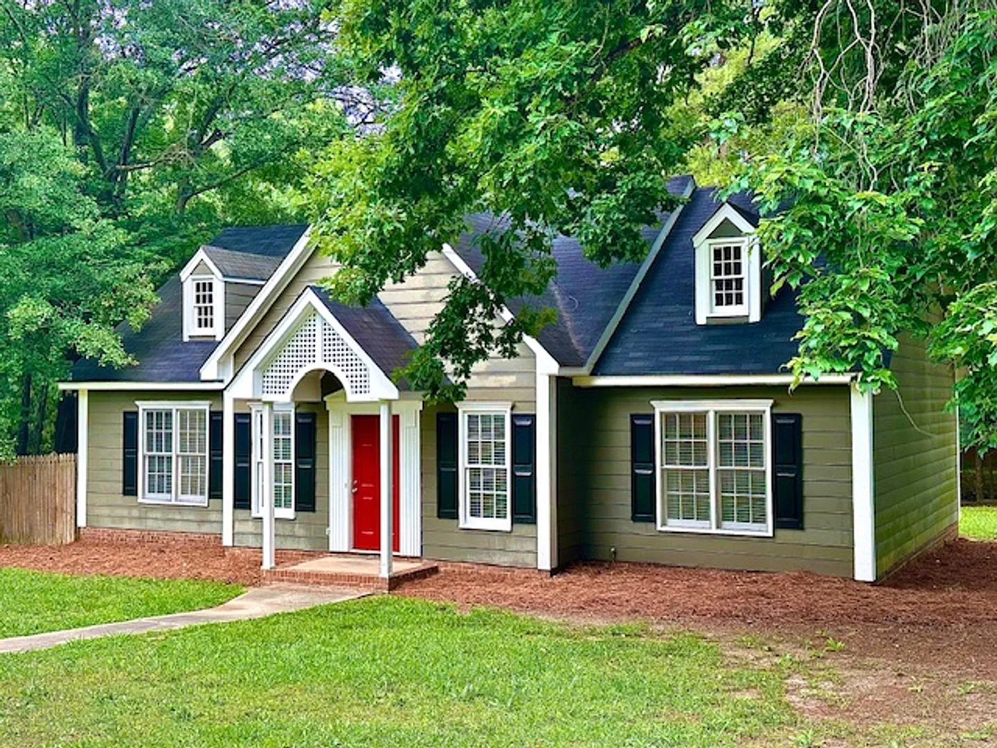 Adorable Renovated Home In Irmo's New Friarsgate — Photo 2