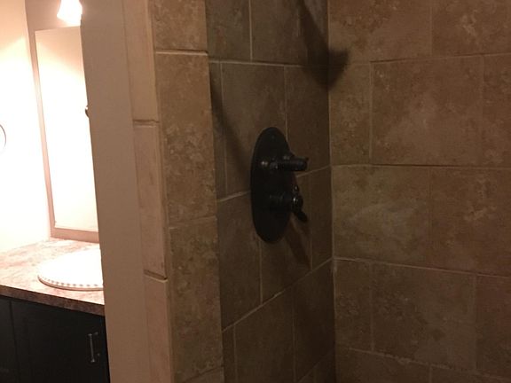 4th image of 519 Owen St APT 9
