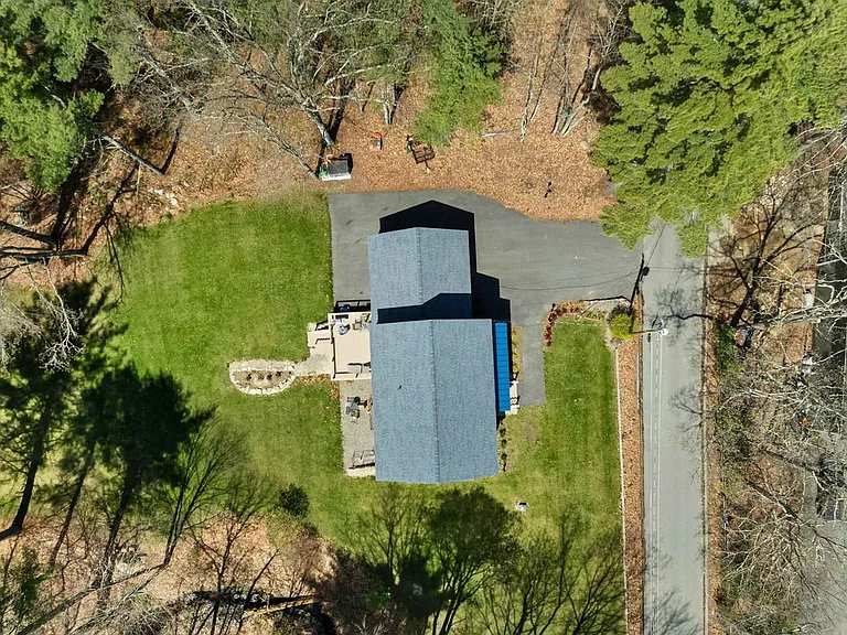 40 Mary Ann Ave — Photo 10