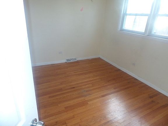 5th image of 7314 S Claremont Ave