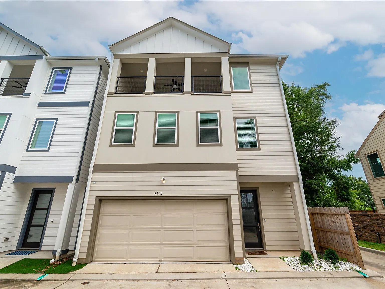 4 bed, 3.5 bath, 2799 sqft, $4,000 — Photo 2
