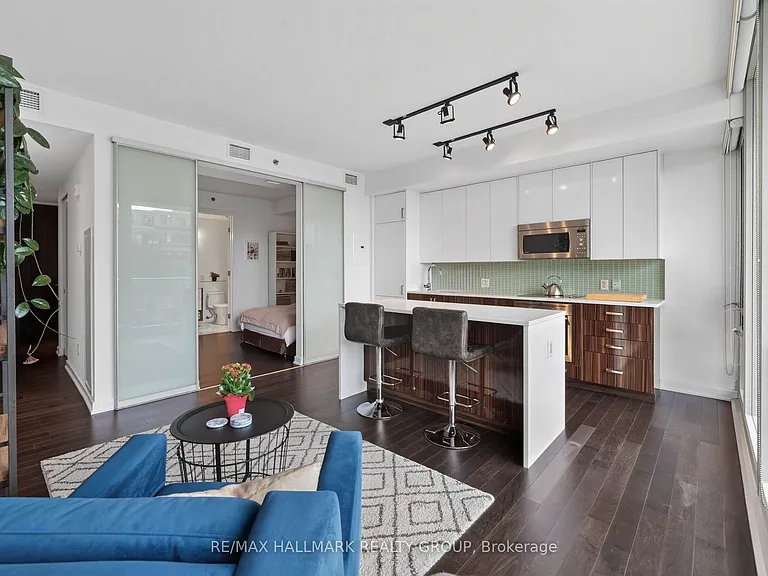 300 Lisgar St #407 — Photo 5