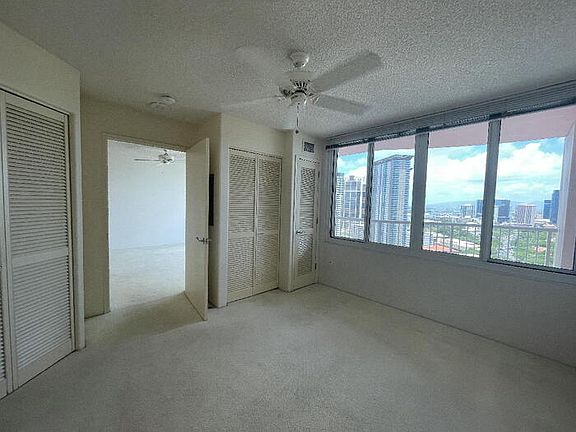 4th image of 801 King St APT 2605