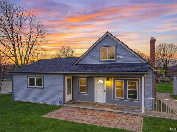 1951 N Crown St, Westland, MI 48185