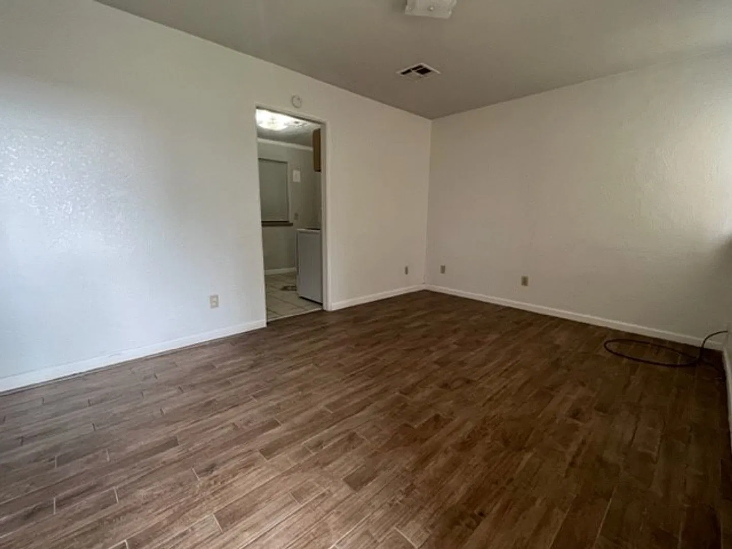 15 NW 25th St-Available Now! — Photo 2