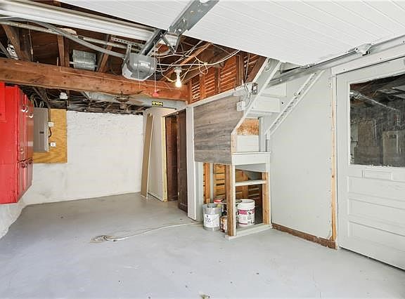 4th image of 5143 Brookwood Ave