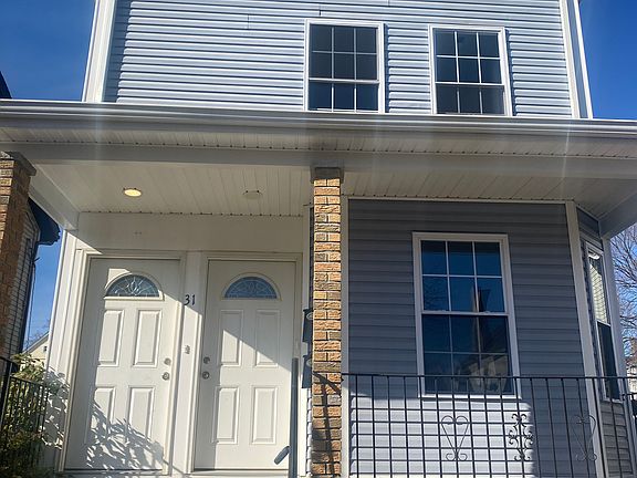 2nd image of 31 Bedford St #2
