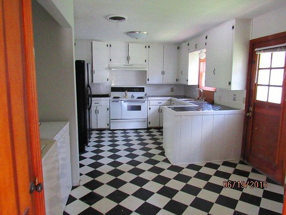 5th image of 603 W King Ave