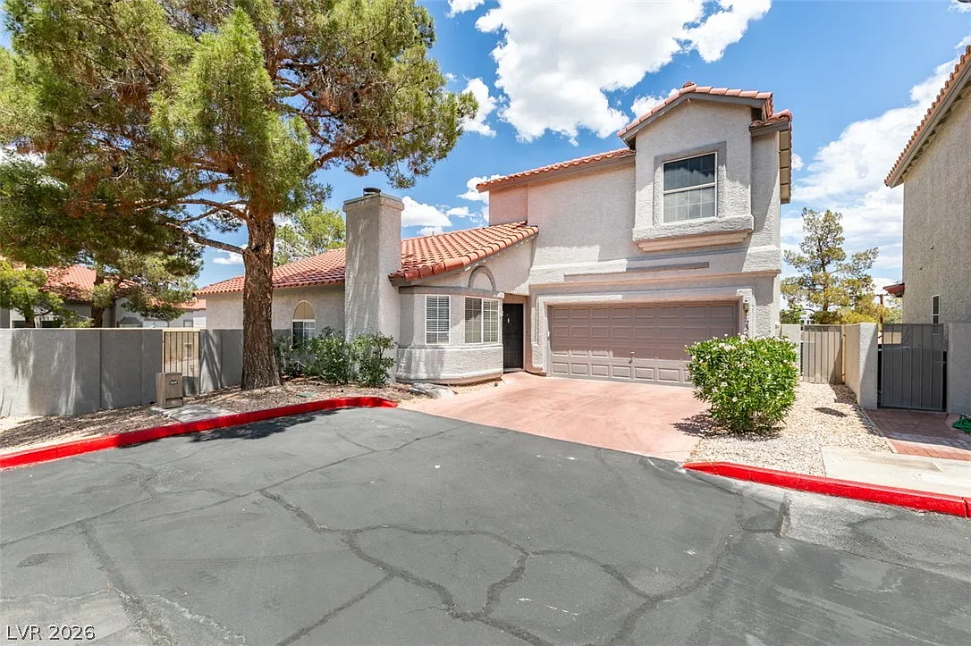 3 bed, 2.5 bath, 1624 sqft, $2,100 — Photo 2