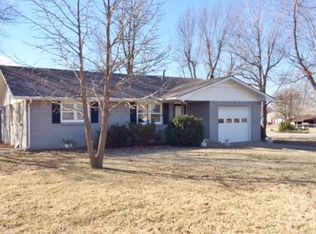 1422 W Jefferson St, Marshfield, MO 65706