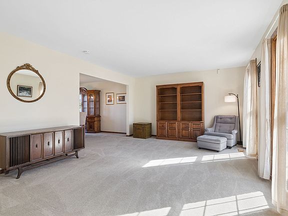 3rd image of 406 Whipple Ln