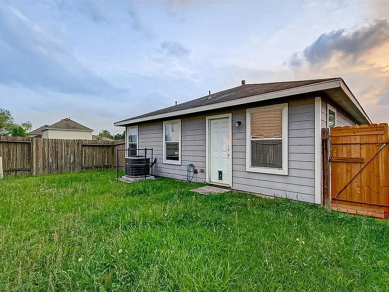 21206 Wortham Oaks Dr — Photo 24