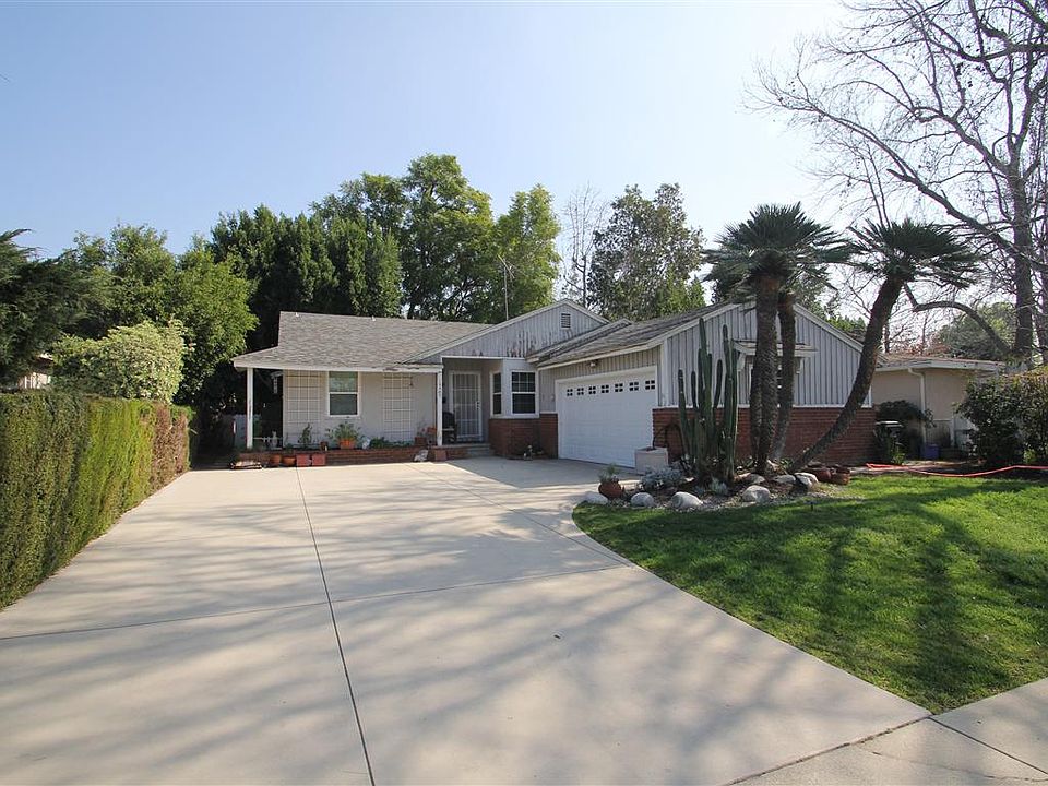 Front of 10400 Densmore