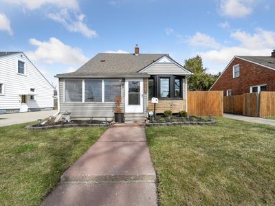 836 Clinton St, Wyandotte, MI, 48192