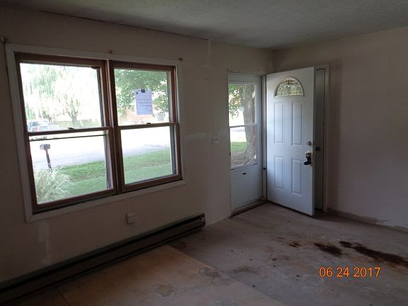 4th image of 612 Rhonda Ave