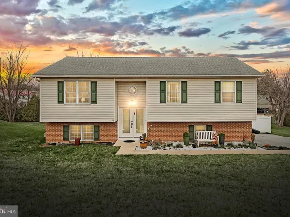 13 Haverford Cir, Manchester, PA 17345