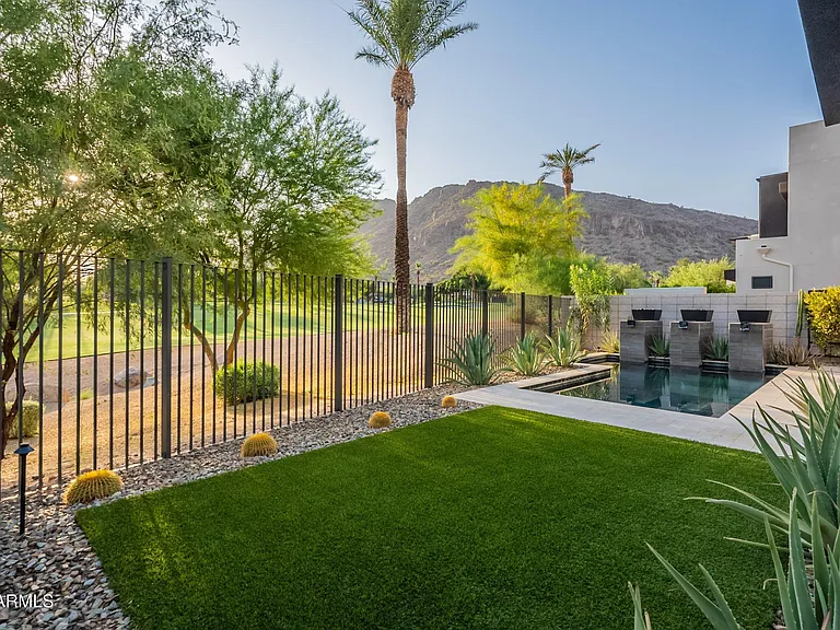 4544 N Evans Dr — Photo 36