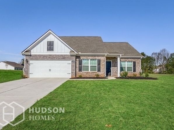 1108 Amadas Dr, Locust Grove, GA