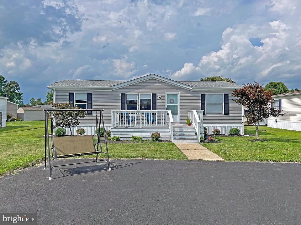 1st image of 150 Green Meadow Br #121
