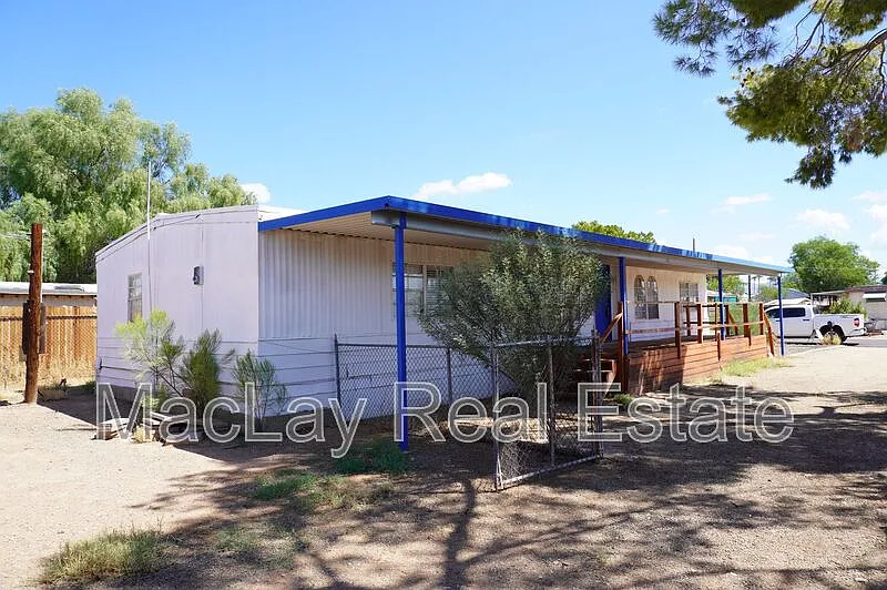 3 bed, 2.0 bath, 897 sqft, $1,595 — Photo 3