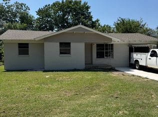 921 Crestview St, Ada, OK 74820