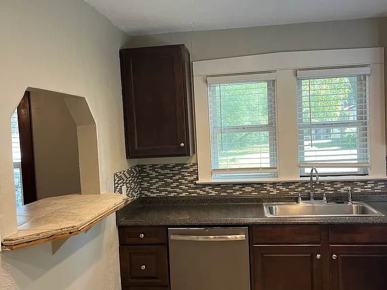 625 N Cherry St — Photo 6