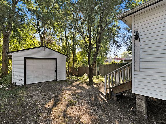5th image of 1305 John St