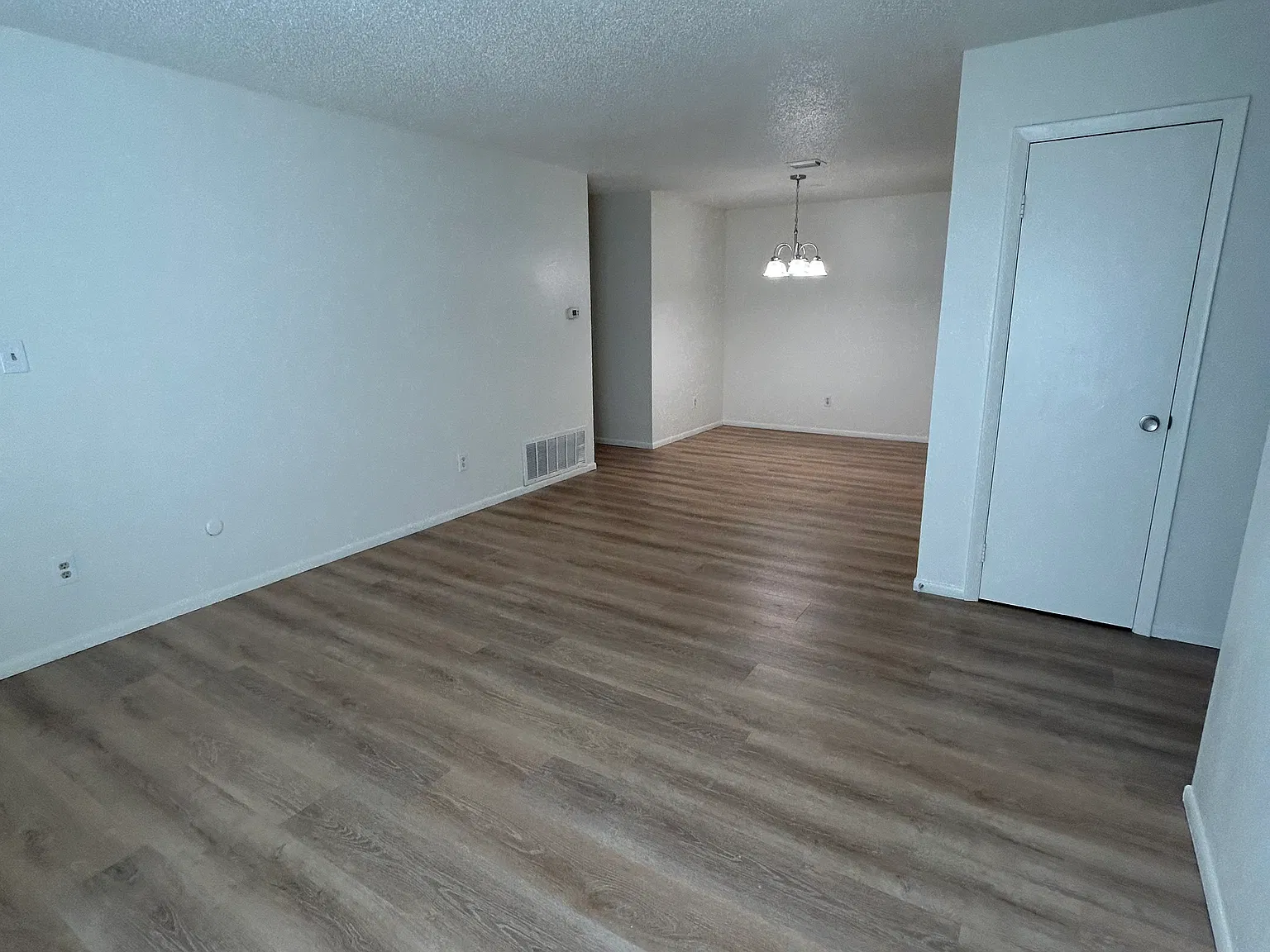 2 bed, 1.5 bath, 860 sqft, $1,600 — Photo 1