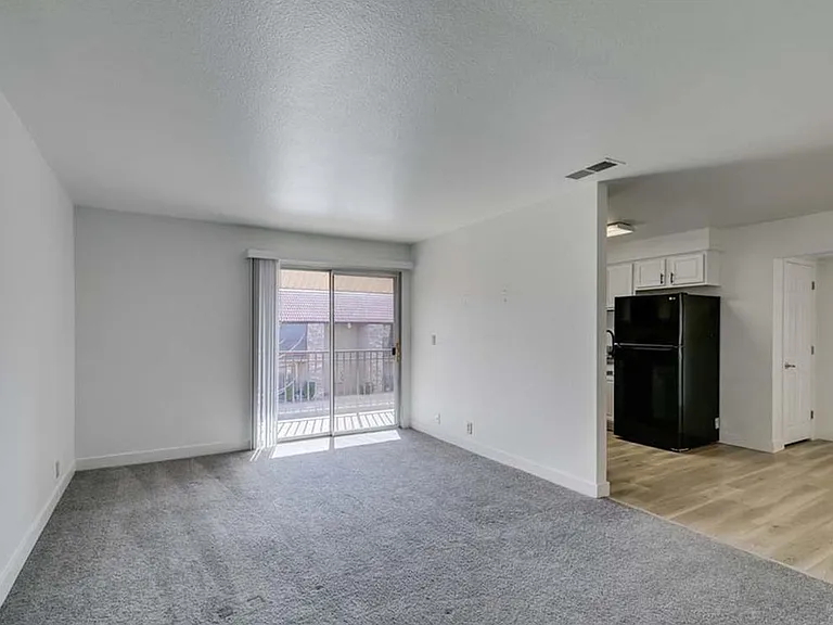 5260 River Glen Dr #268 — Photo 3