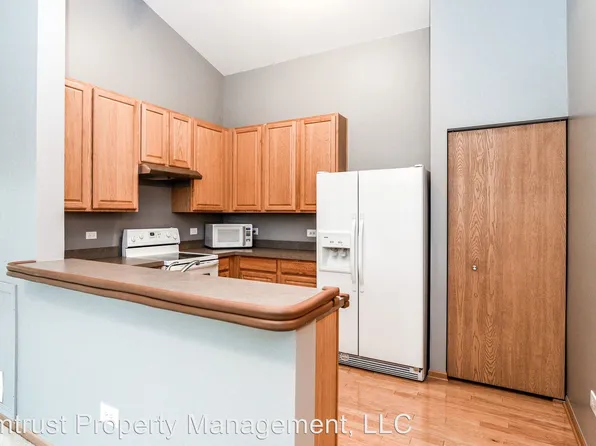 1556 McClure Rd, Aurora, IL 60505