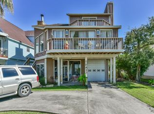 705 W Shore Dr, Clear Lake Shores, TX 77565