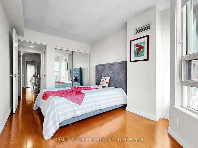 7805 Bayview Ave #1120 — Photo 25