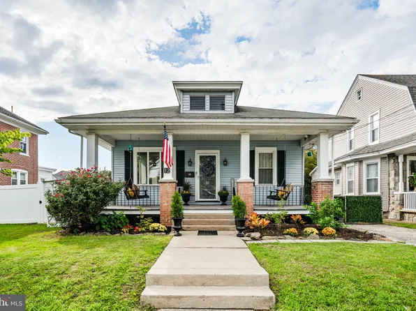 12 W Avon Rd, Brookhaven, PA 19015