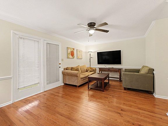 5th image of 4134 Kaplan Dr