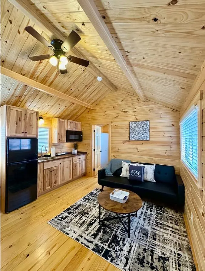 2 bed, 1.0 bath, $1,495 — Photo 3