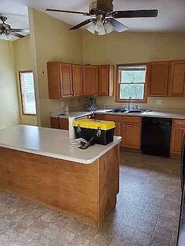 1st image of 802 Bratton Ave