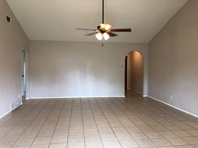 3869 Honeysuckle Ln — Photo 6