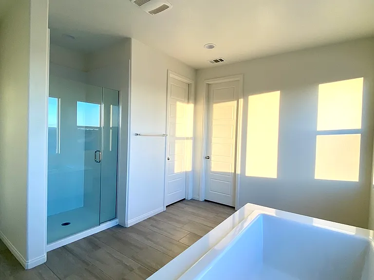 39549 Clare St — Photo 12