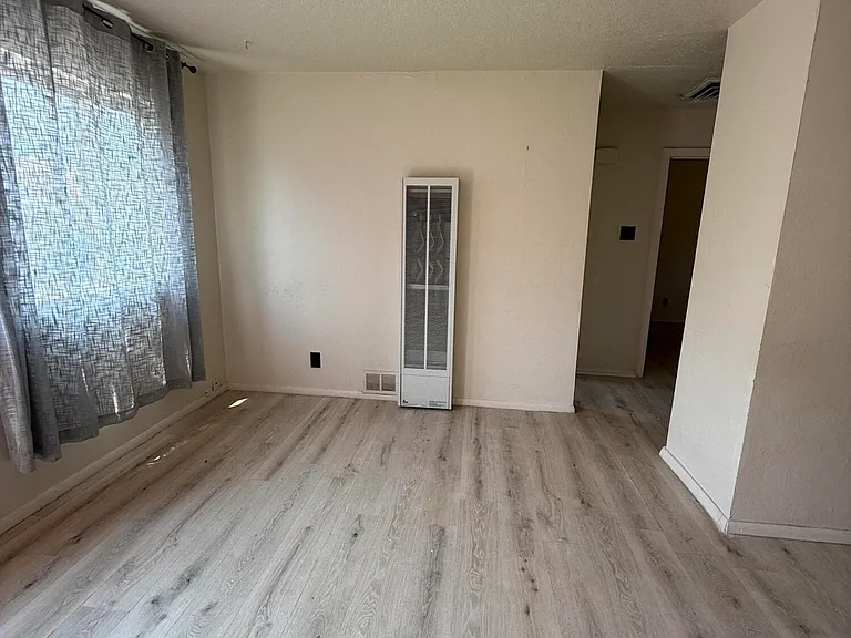 624 Alcazar St SE — Photo 9