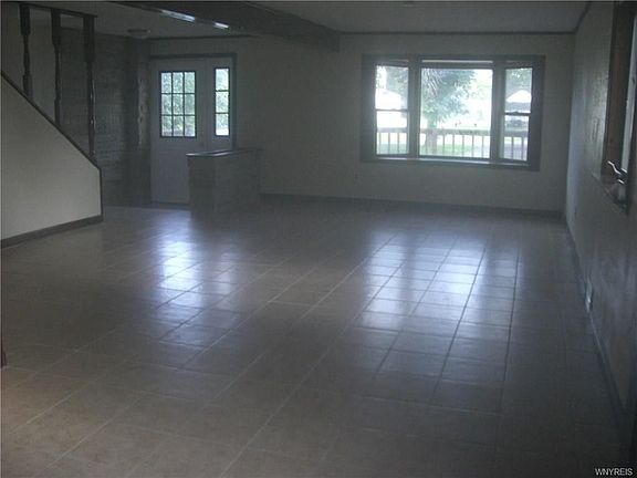 3rd image of 4527 Creekside Pkwy