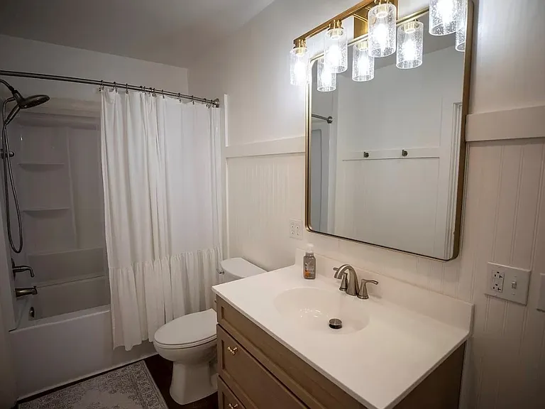 608 N Slate St — Photo 11