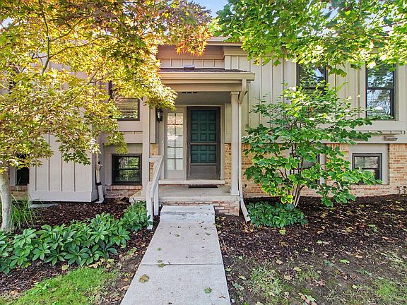 3rd image of 2206 Rivenoak Ct