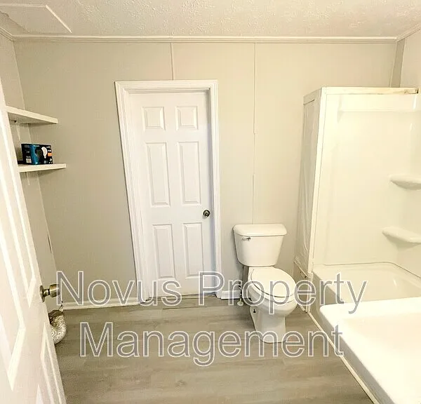 110 Austin Cir — Photo 14