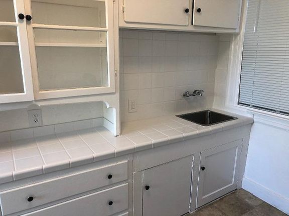 3rd image of 310 West St APT 6