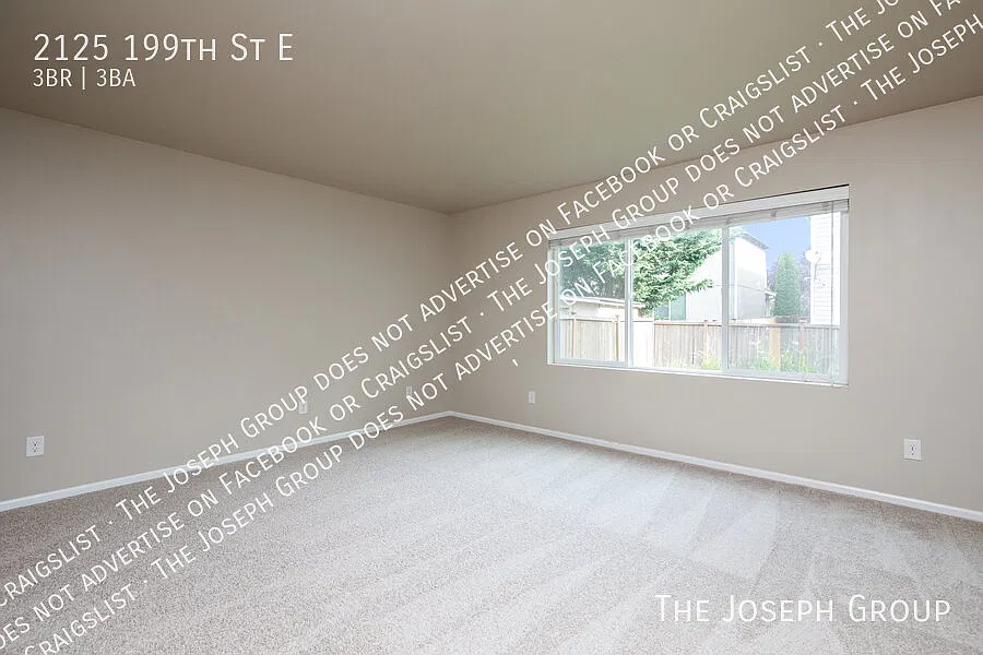 Spacious 3-Bedroom Retreat in Spanaway — Photo 3