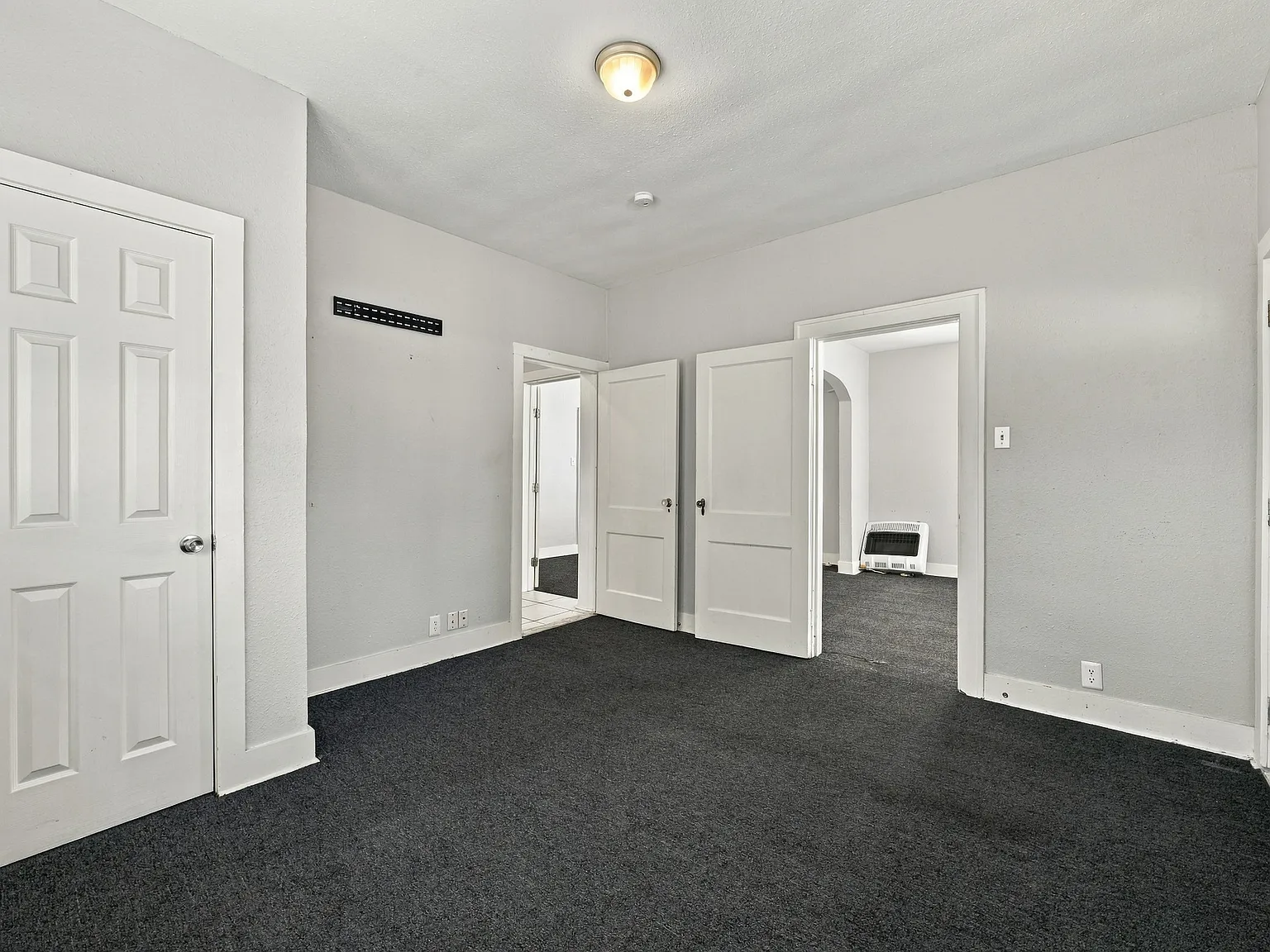 1114 Gibbs Street - 1 — Photo 4