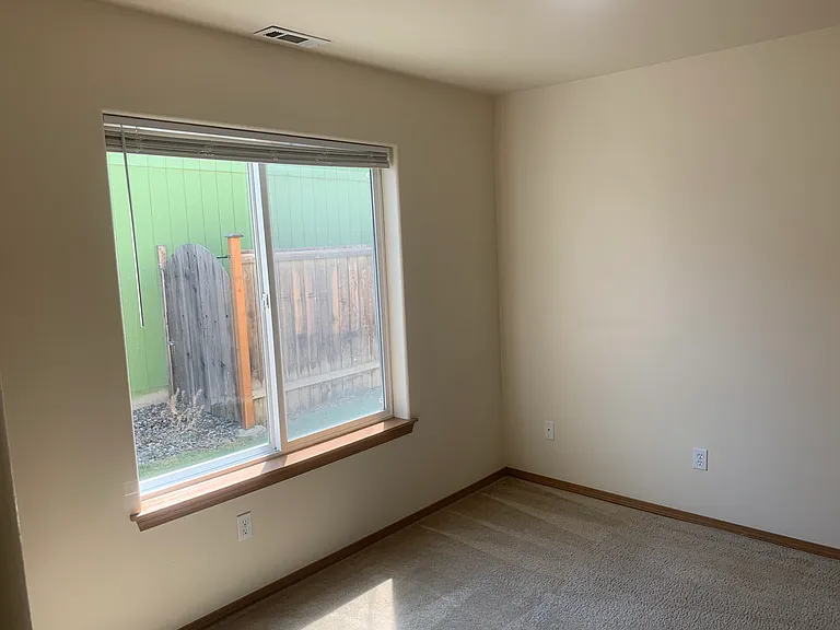 502 E 28th Ave — Photo 23