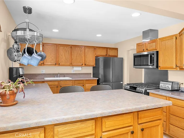 1521 S Dallas Dr — Photo 4